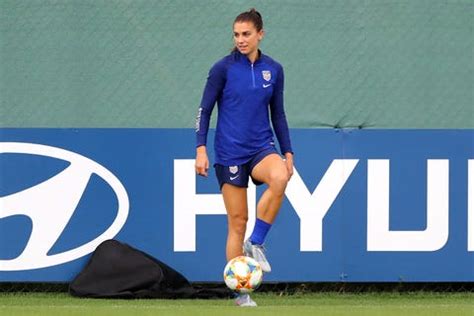 alex morgan abs|Alex Morgans Abs Look Insane in New Bikini Photo。